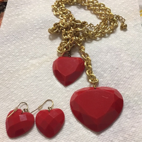 unbranded Jewelry - Red Hearts Necklace Pierced Earrings Set